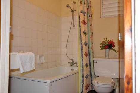 Carib Blue Apartments Oistins Стая снимка