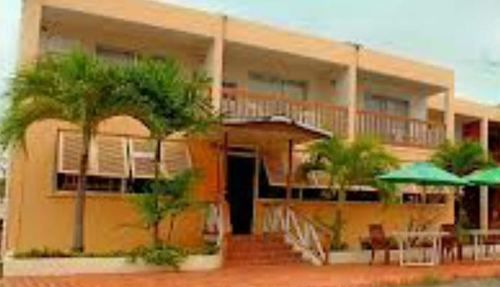 Carib Blue Apartments Oistins Екстериор снимка